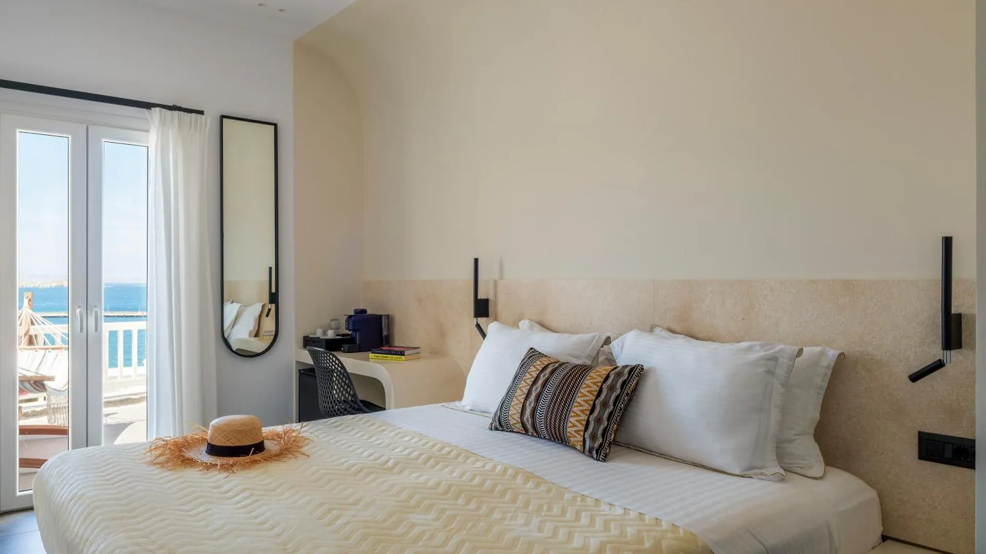 Yalos Hotel Sunset View Mykonos Town Private Rooms 0*,  Grekland