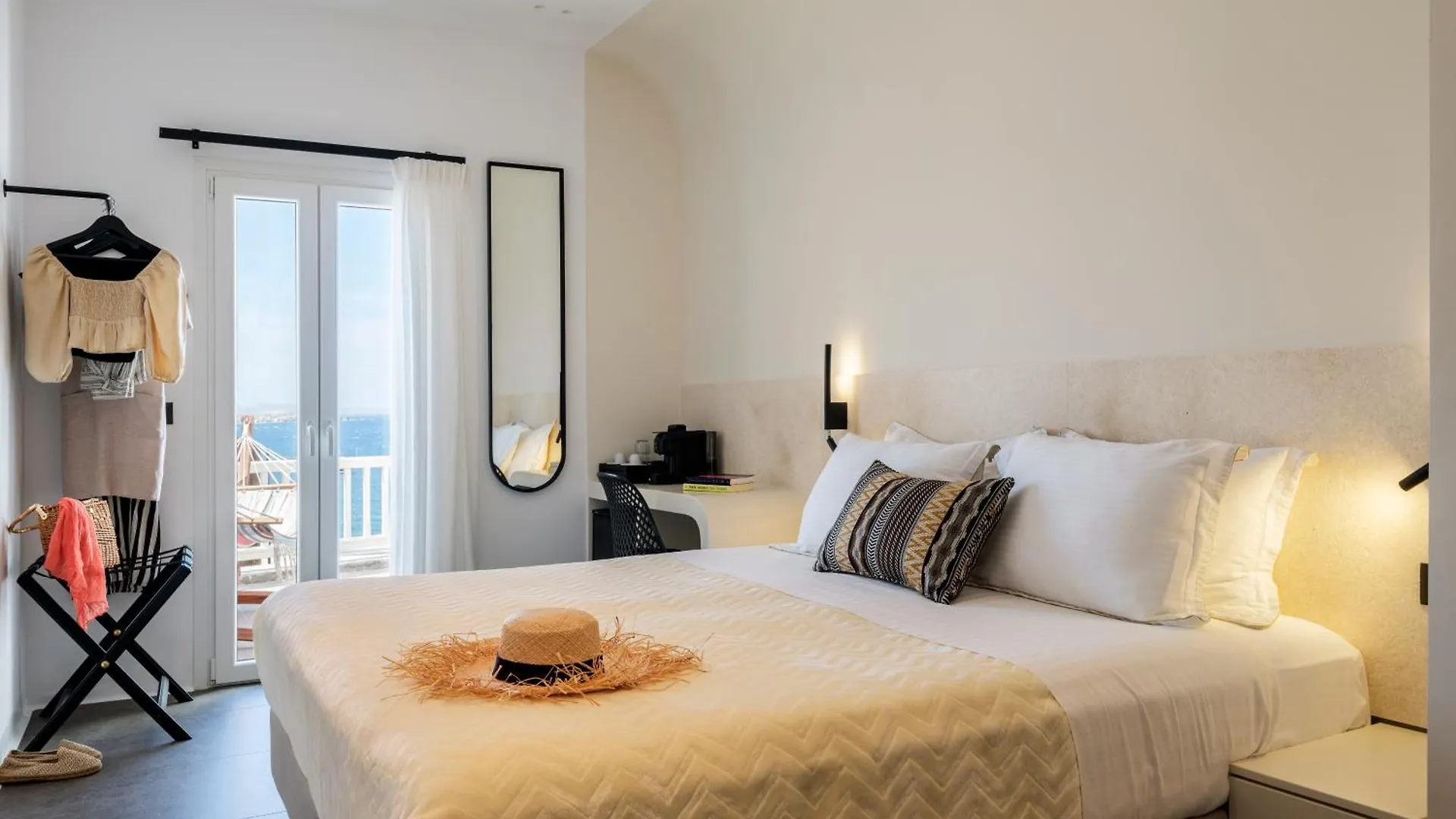 Yalos Hotel Sunset View Mykonos Town Private Rooms Grekland