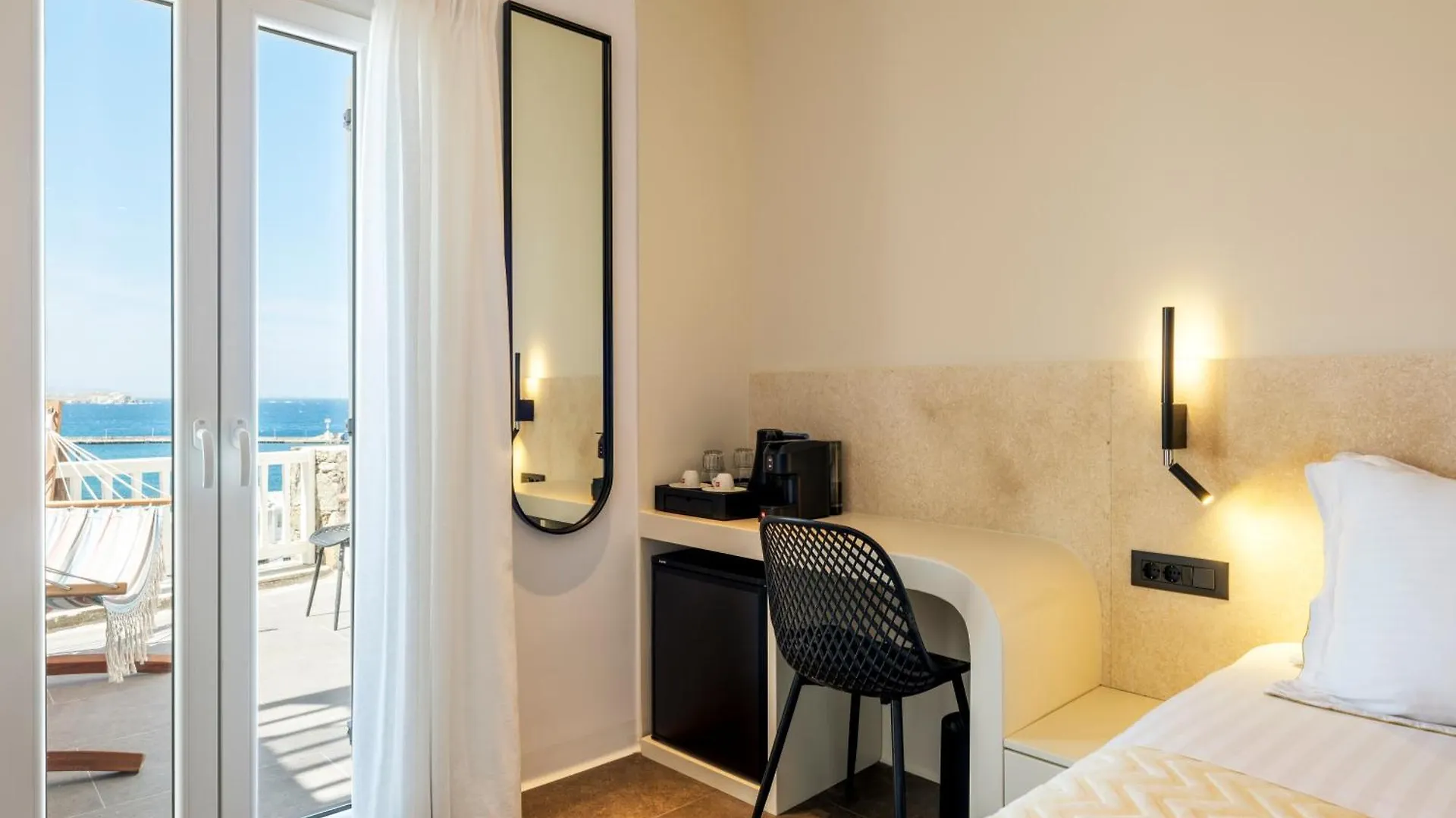 Yalos Hotel Sunset View Mykonos Town Private Rooms Grekland